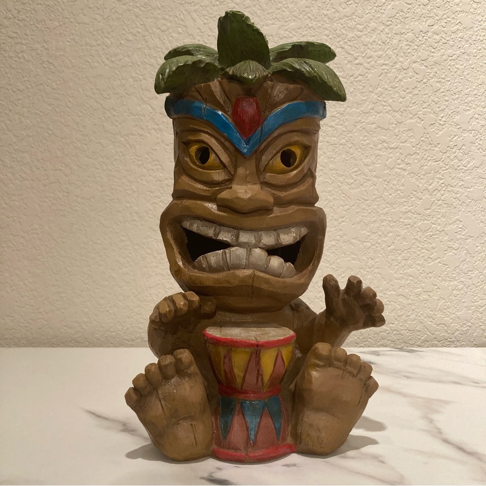 Tiki statue solar light